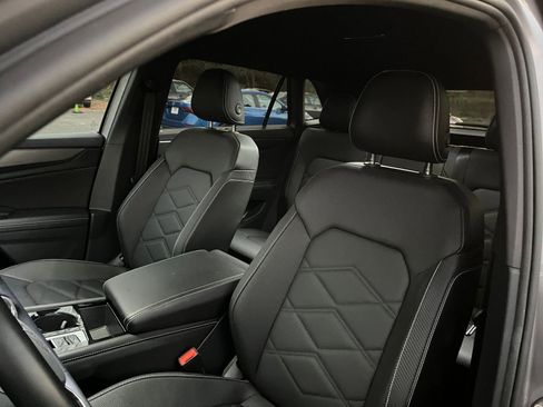 Used 2025 Volkswagen Atlas Cross Sport SE image 36