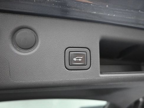 Used 2023 Chevrolet Equinox LT FWD image 12