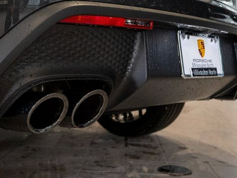 New 2026 Porsche Macan image 12