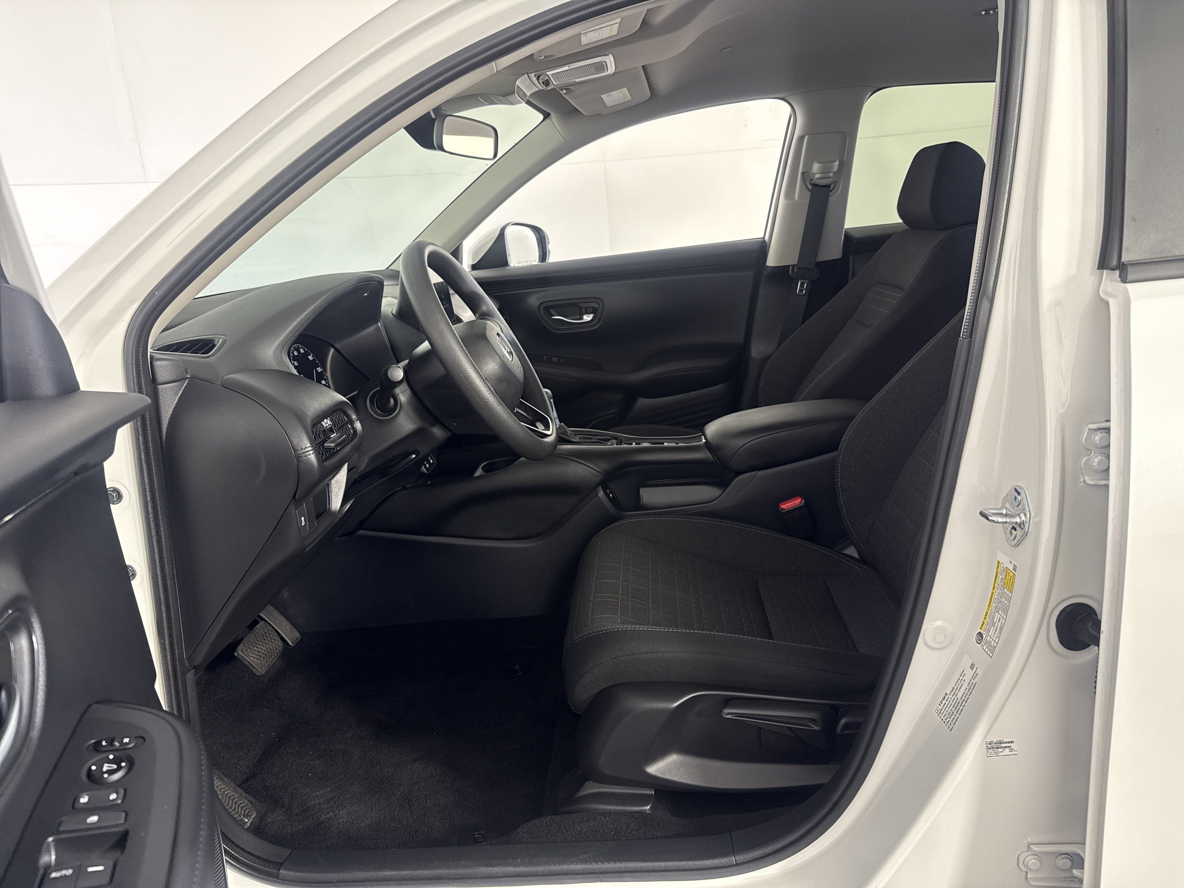 Certified 2026 Honda HR-V LX image 27