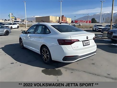 Used 2022 Volkswagen Jetta Sport image 5