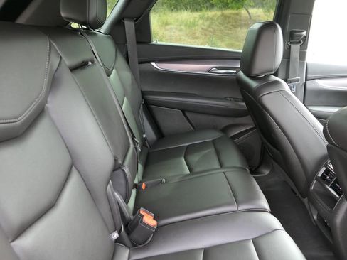 Used 2022 Cadillac XT5 Luxury w/ LPO, Floor Liner Package FWD image 23
