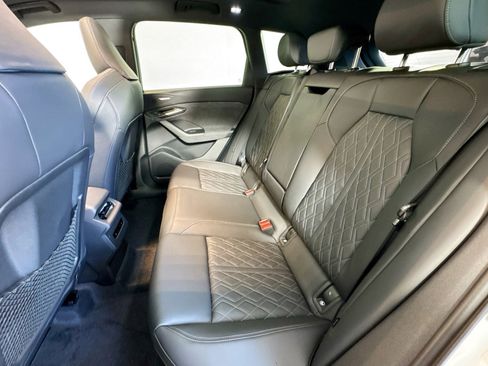 New 2025 Audi SQ6 e-tron Prestige image 21