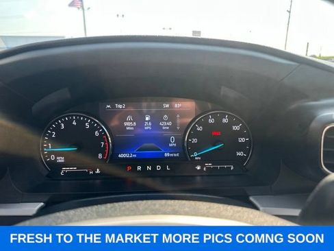 Used 2022 Ford Explorer XLT w/ Equipment Group 202A AWD/4WD image 43