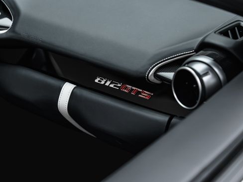 Used 2022 Ferrari 812 GTS RWD image 50
