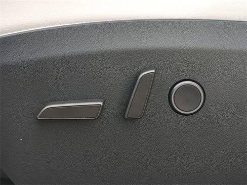 Used 2024 Tesla Model Y Performance image 22