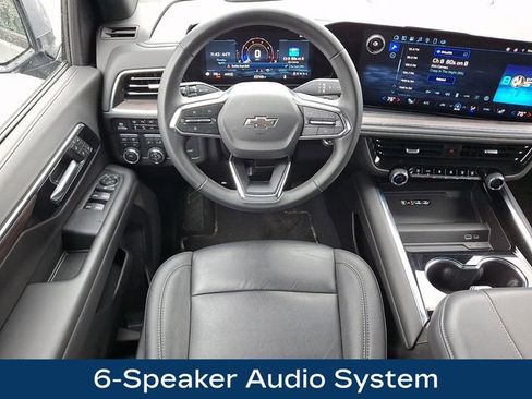 Used 2025 Chevrolet Suburban Z71 image 3