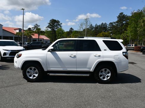 Used 2024 Toyota 4Runner SR5 image 5