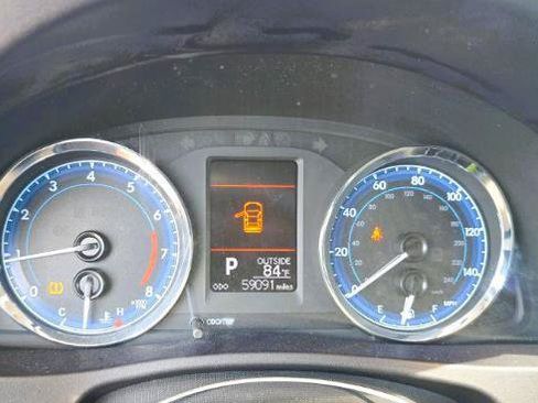 Used 2017 Toyota Corolla LE FWD image 9