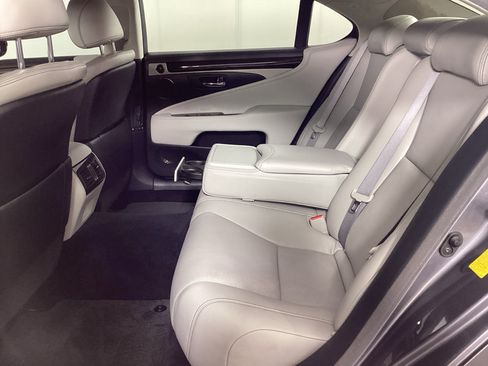 Used 2014 Lexus LS 460 L RWD image 16