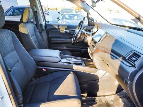 Used 2025 Honda Ridgeline Sport image 17