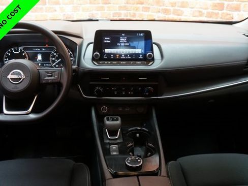 Used 2023 Nissan Rogue S image 11