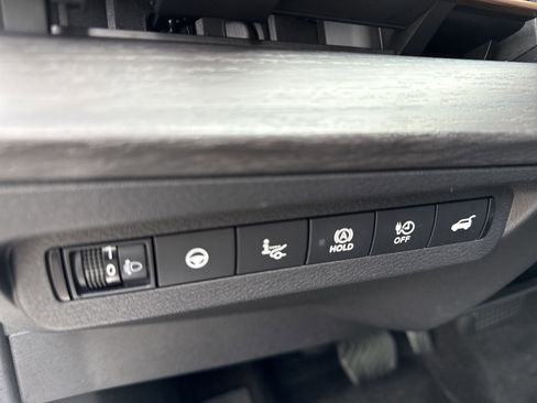 Certified 2024 Nissan Ariya AWD image 23