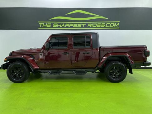 Used 2021 Jeep Gladiator Willys AWD/4WD image 6