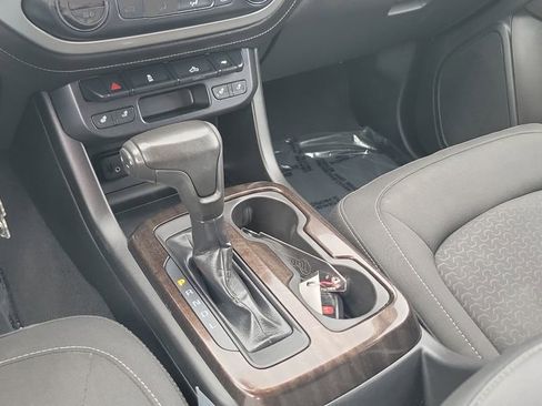Used 2020 GMC Canyon SLE w/ Elevation Edition AWD/4WD image 15