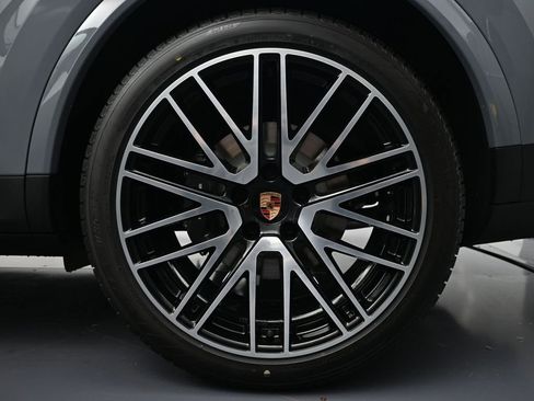 New 2026 Porsche Cayenne Coupe AWD/4WD image 26