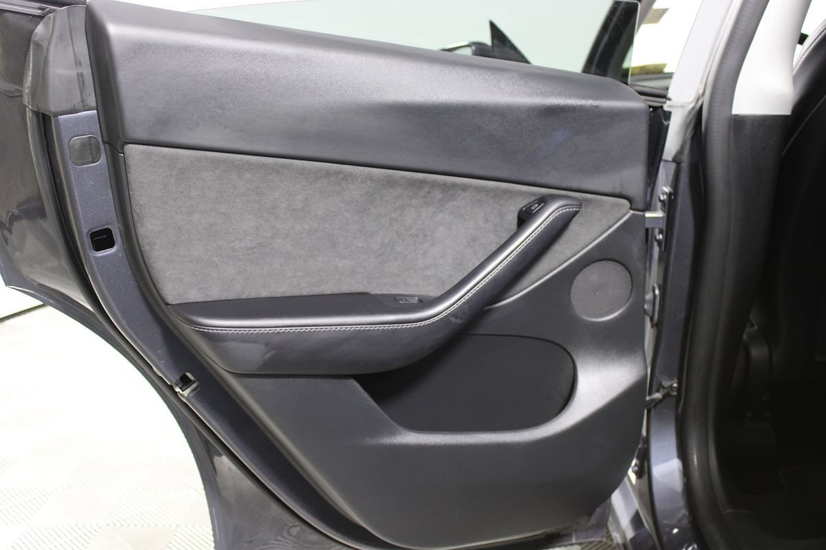 Used 2022 Tesla Model Y Performance AWD/4WD image 19