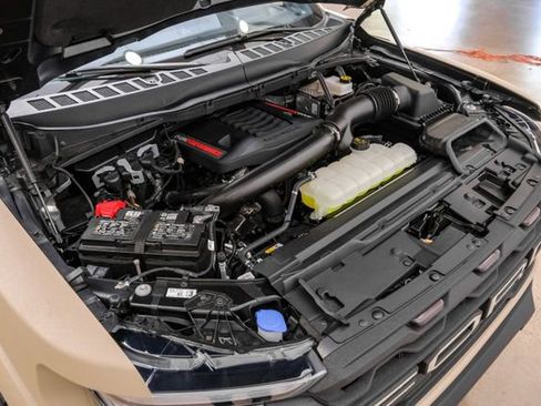 Used 2025 Ford F150 Raptor image 34