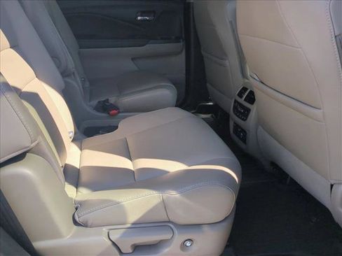 Used 2022 Honda Pilot Touring image 23