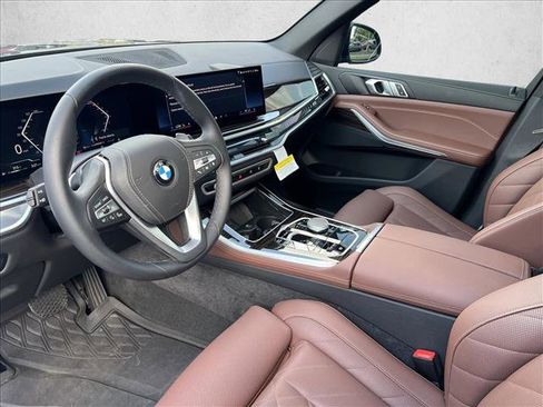 Used 2025 BMW X5 sDrive40i w/ Parking Assistance Package image 9