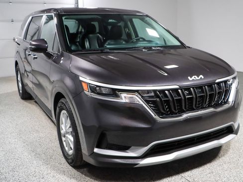 Used 2024 Kia Carnival LX image 5