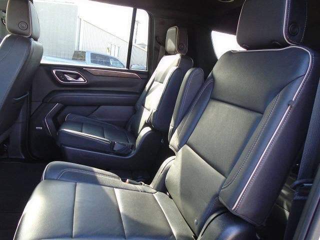 Used 2023 Chevrolet Suburban Premier AWD/4WD image 23