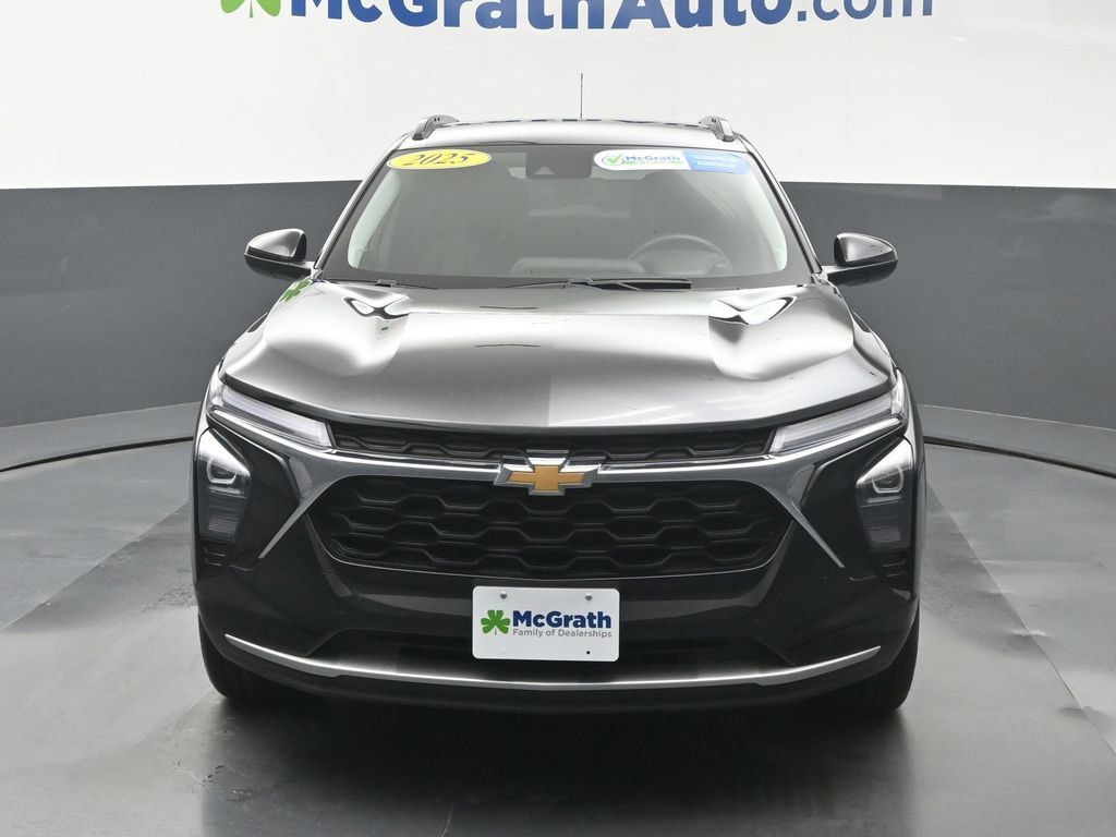 Used 2025 Chevrolet Trax LT w/ Driver Confidence Package FWD image 6
