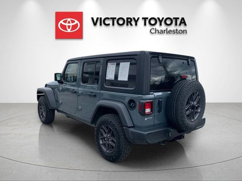 Used 2024 Jeep Wrangler Sport S image 3