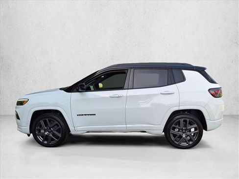 Used 2025 Jeep Compass Limited w/ High Altitude Package AWD/4WD image 9