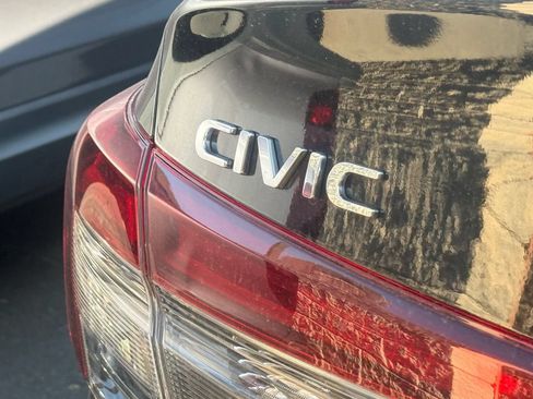 Used 2025 Honda Civic Sport image 13