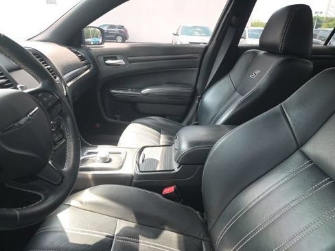 Used 2016 Chrysler 300 S w/ 300S Premium Group RWD image 5