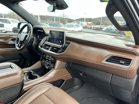 Used 2023 Chevrolet Tahoe High Country image 16