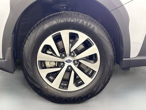Certified 2025 Subaru Outback Premium AWD/4WD image 32