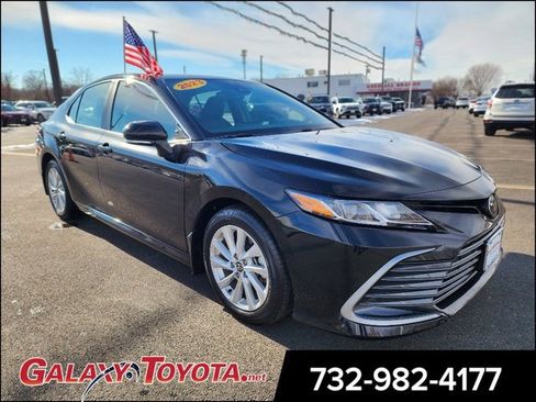 Used 2023 Toyota Camry LE image 1