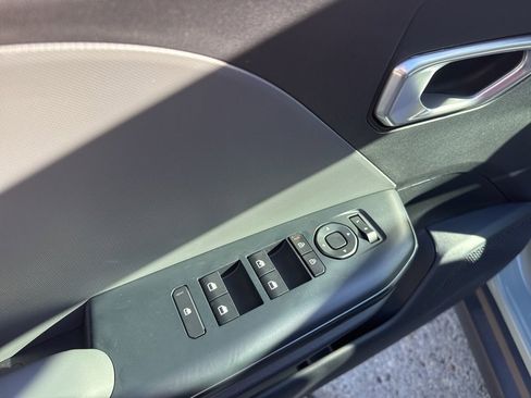 New 2025 Kia K4 LXS image 19