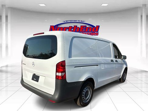 Used 2022 Mercedes-Benz Metris image 3
