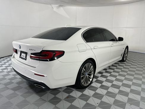 Used 2022 BMW 530e w/ Premium Package RWD image 8