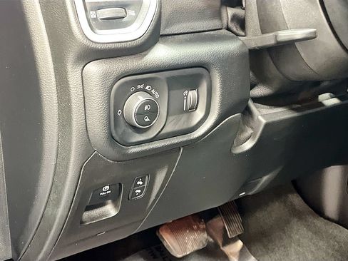 Used 2021 RAM 1500 Big Horn AWD/4WD image 10