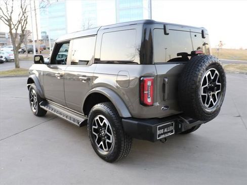 Used 2025 Ford Bronco Outer Banks image 4