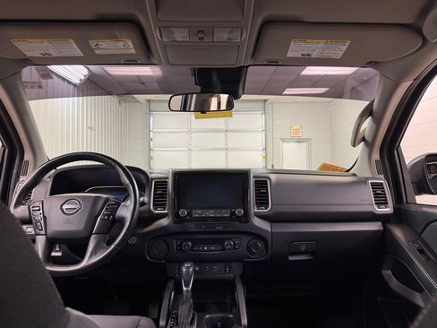 Used 2022 Nissan Frontier SV image 18