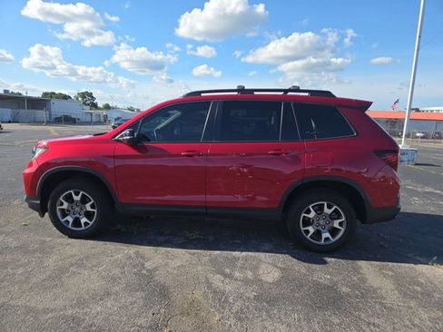 Used 2023 Honda Passport TrailSport image 5