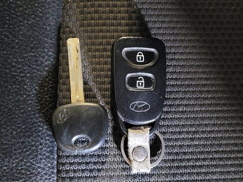 Used 2015 Hyundai Tucson SE image 32