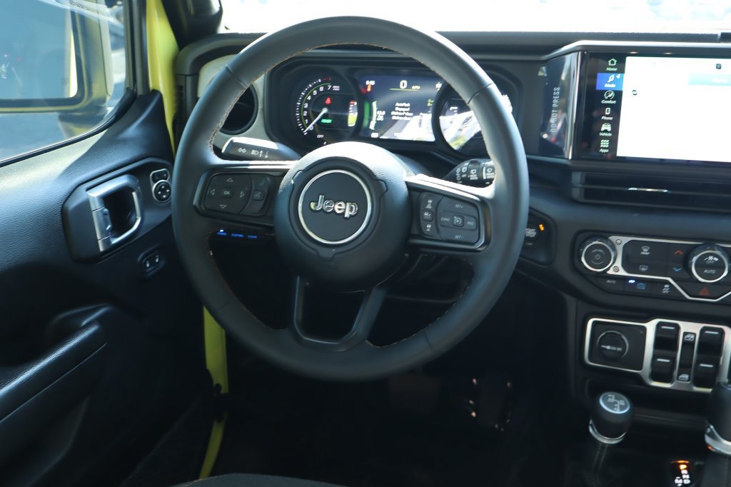 Used 2024 Jeep Wrangler Unlimited AWD/4WD image 27