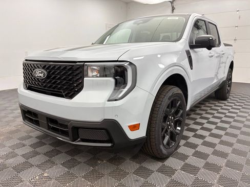 New 2025 Ford Maverick Lariat w/ Black Appearance Package image 13