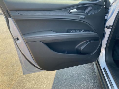 Used 2024 Alfa Romeo Stelvio Sprint image 16