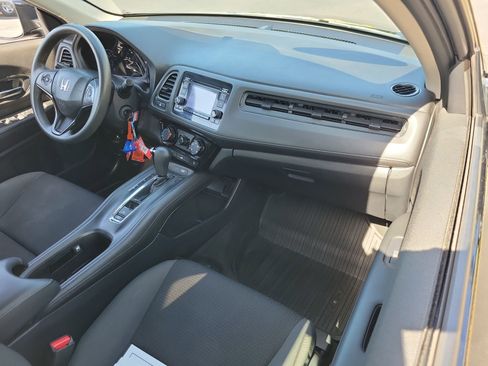 Used 2022 Honda HR-V LX image 13
