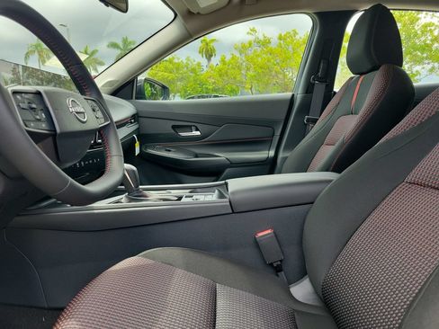 New 2027 Nissan Sentra SR w/ Floor Mat Package FWD image 23