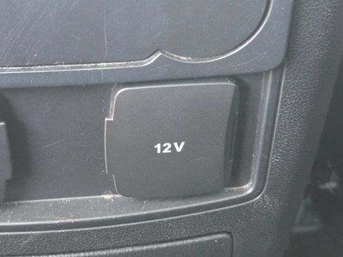 Used 2023 Ford Explorer XLT w/ Equipment Group 202A RWD image 8