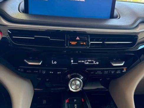 Certified 2024 Acura MDX FWD w/ Technology Package image 9