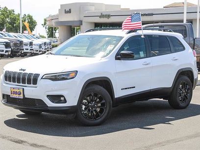 Used 2023 Jeep Cherokee Altitude Lux